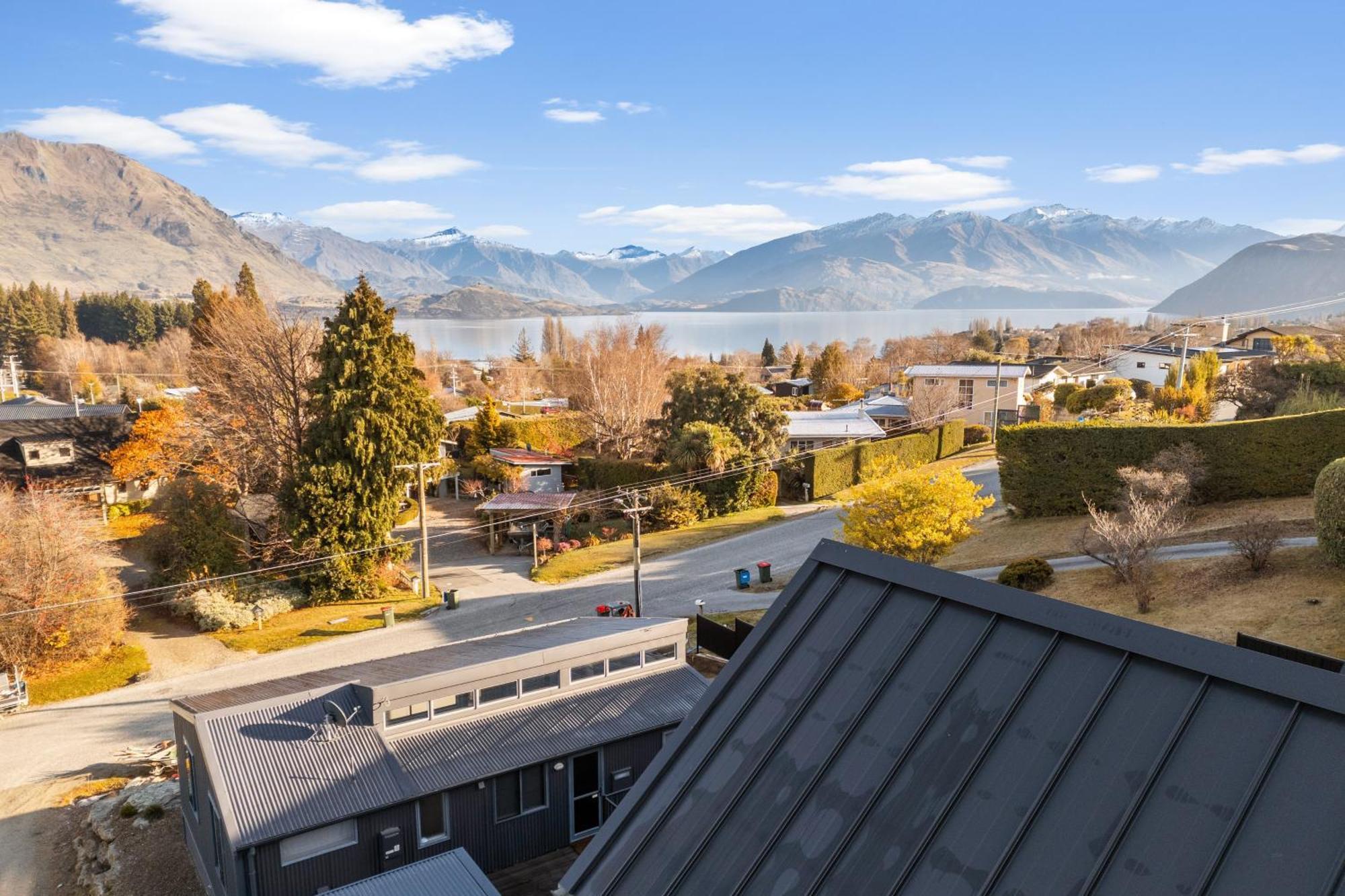 Guest House With Mountain Views Wanaka Exterior photo